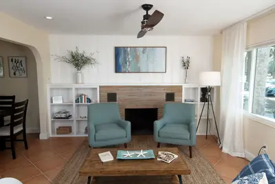 Image de Sunset Hideaway - Vie de luxe, à quelques pas de l'eau, mobilier haut de gamme