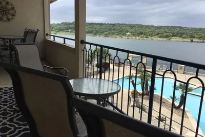 Image de UNITÉ 1225 1 Chambre 1 salle de bain sur le lac Travis avec vue sur le lac