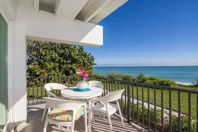 Image de Oceanfront -25% pour août sur la plage! Vues magnifiques. . . .