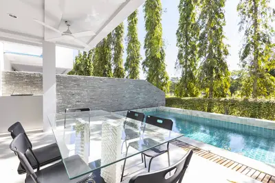 Image de Villa 5 chambres / salle de bain pour 14 personnes, piscine privée, 7kms de la plage de Patong.