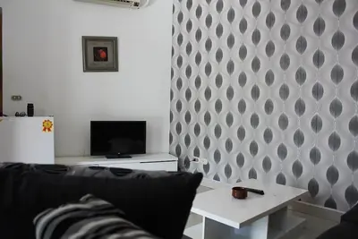 Image de une chambre au bord de la piscine