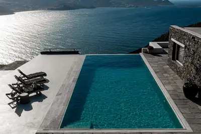 Image de Superbe villa familiale cinq étoiles. Piscine à débordement et vues spectaculaires Med. cuisine