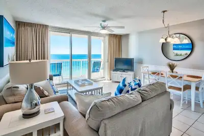 Image de Vues majestueuses sur l'océan, condo en bord de mer, rénové