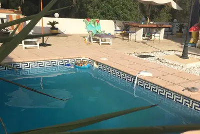 Image de Villa Susan con piscina privada y jacuzzi en Gandia