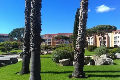 Image de Les Pieds Dans L'Eau Avec Terrasse Face Aux Isles D'Or-6pers