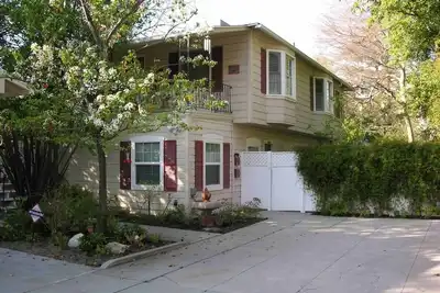 Image de Duplex de Charme avec Jardin privé. Bienvenue Animaux