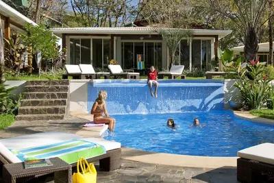 Image de Villa Coco Bolo: Chic! 150 m��tres de la plage, piscine en cascade, wifi gratuit!