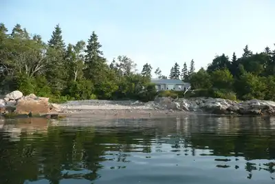 Image de Maison face à l'océan avec deux plages privées - sur une péninsule - des vues spectaculaires!