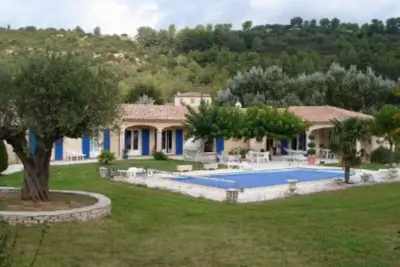 Image de Entre Aix et Marseille, trés calme, grand jardin et piscine