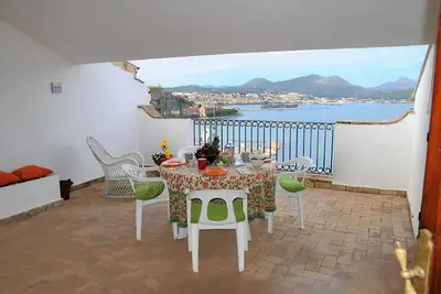 Image de Maison Belvédère avec vue sur la mer dans le centr