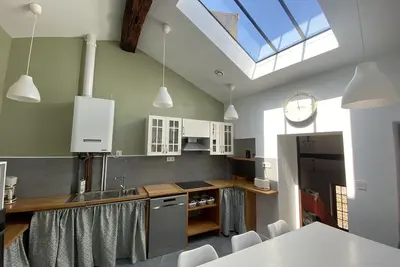 Image de Appartement plein de charme, avec terrasse, au centre historique de Cluny