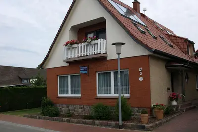 Image de 1/2 maison construite directement sur la maison avec entrée indépendante sur 2 étages