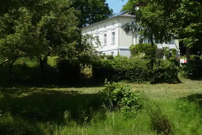 Image de vacances tranquilles avec vue sur les champs Ă KlĂĽtzer MĂĽhe