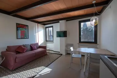 Image de Appartement lumineux avec vue et balcon près de Ponte Pietra