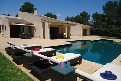 Image de Villa Spectaculaire Avec architecture originale et moderne avec piscine privée