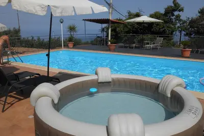 Image de Casavacanza panoramique dans Villa avec piscine sur les pentes de l'Etna Sunset