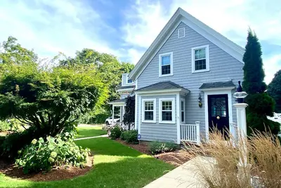 Image de Emplacement, Emplacement, Emplacement! Le centre-ville de Falmouth! Amarrage disponible!