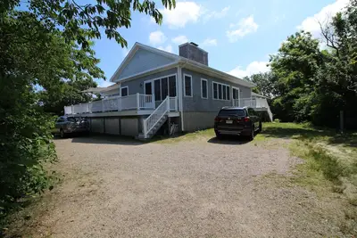 Image de 7 Bed Room Family Beach House 15 couchages, Dennis Cape Cod. 3 min. marcher Ă la plage