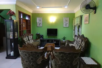 Image de Idéal pour les familles mitoyen 2. Maison de vacances de 5 étages
