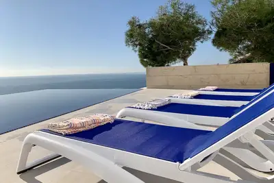La Vie est Belle, première ligne de mer