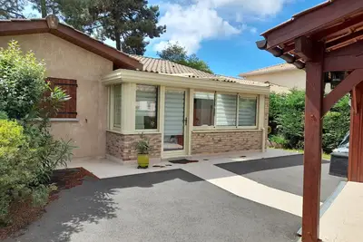 Image de Maison familiale avec jardin, proche Dune du Pyla et parcs, idéale pour vacances ensoleillées