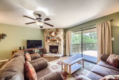 Image de Magnifique condo 2/2 avec piscine et accès au court de tennis! Grande terrasse, 8 personnes! !