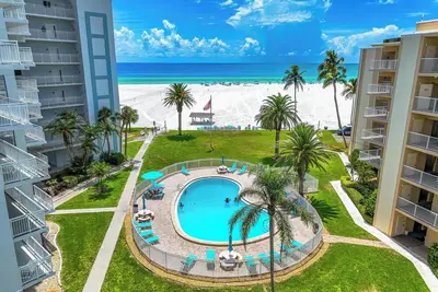 Image de Condo 2 chambres Beachfront avec 3 piscines chauffées-Jamaica Royale
