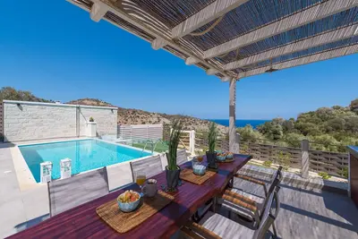 Villa \"Inder\" vue mer avec piscine privée!