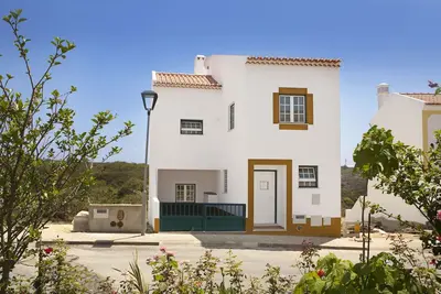 Image de Maison de vacances individuelle à Zambujeira do Mar en bord de mer à 300 mètres de la plage