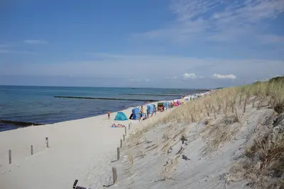 Image de Appartement moderne, 4 personnes. , WiFi, central et proche de la plage, chaise de plage, WiFi