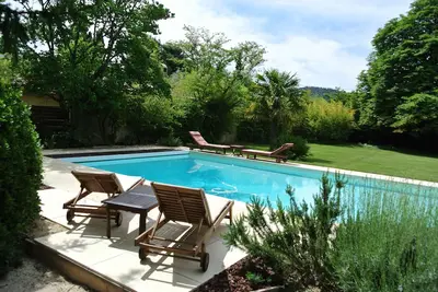 Image de Au cœur de Vaison la Romaine, Maison de charme avec jardin et grande piscine 4*