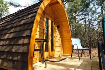 Image de Iris Hill Glamping - Pod \"Otis\" - 4ème nuit Gratuite