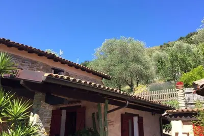 Image de Maison traditionnelle ligure / provençale vers 1700 rénovée aux normes modernes.