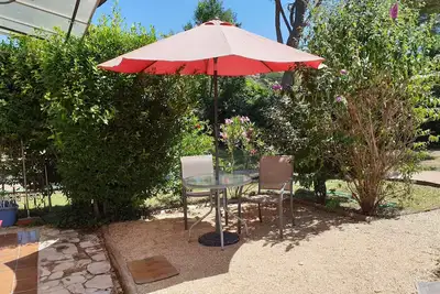 Image de Appt F2 - 22 m2 dans parc arboré au bord du Verdon piscine petanque