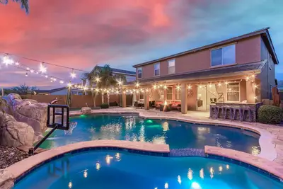 Image de Piece of Paradise avec un complexe comme piscine!