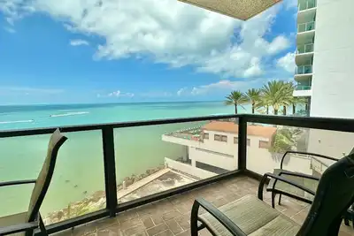 Image de 440 West 608 N Waterfront 2 Bedroom 2 Bathroom avec vue sur le golfe du Mexique.