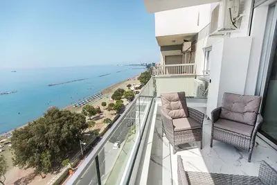 Image de Eve's Nest Limassol - Hébergement de luxe avec vue imprenable sur la mer