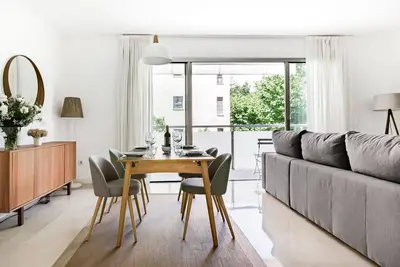 Image de Style scandinave et luxe à 50 mètres de la plage à Marbella