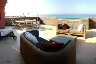 Image de Spectaculaire Penthouse, authentique 1ère ligne de plage, 70 m2 de terrasse