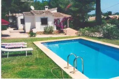 Quiet Villa With Pool To Rest