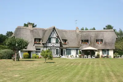 Image de Splendide Maison de famille et de caractère dans un parc clôt et sécurisé