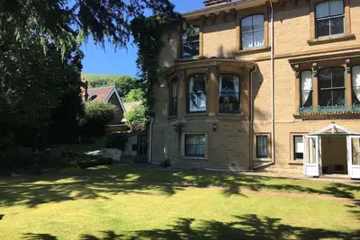 Image de Vue sur le jardin Ă Malverns Beautiul et paisible