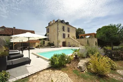 Image de Belle demeure bourgeoise de 1876 piscine privée et son jardin paysagé