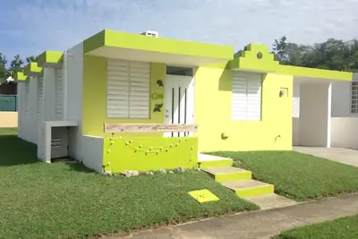 Image de Toute la maison à un prix abordable! Au coeur de Rincon Vous avez tout!