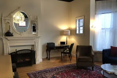 Image de Appartement exécutif dans une propriété historique à Center Square, Albany