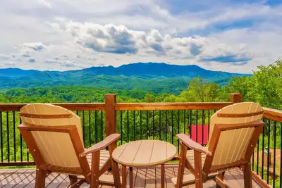 Image de Un beau rêve de Gatlinburg: des vues spectaculaires! Top Services Cinéma maison. Escapade romantique!