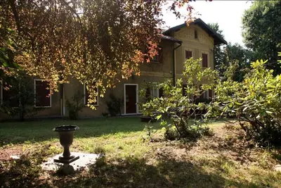 Image de Grand appartement dans villa avec parc Ă Varese-Centre, hospital, lac 10'