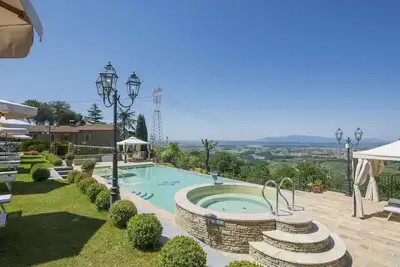 Image de Belle maison de vacances avec piscine, climatisation, Wifi, Tv, vue panoramique et parking