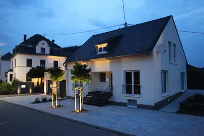 Image de Maison de luxe près de la Moselle, sur la piste cyclable de la Moselle, Weingutsnah,