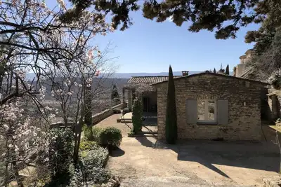 Image de Gordes, villa contemporaine vue imprenable sur le Luberon